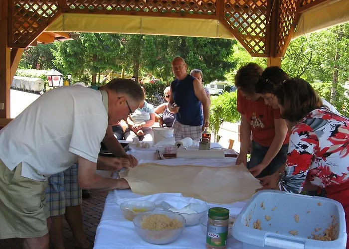 Kemping Schwimmbad Camping Mossler *